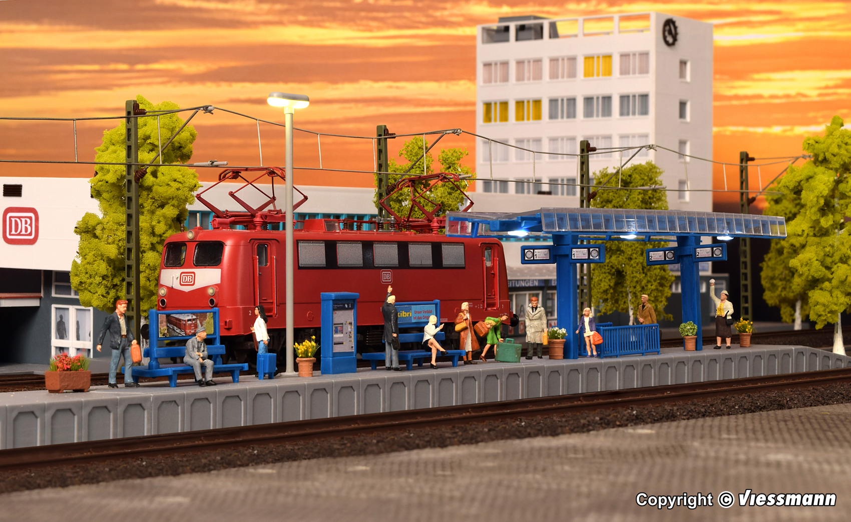 Kibri 39557 Moderner Bahnsteig mit LED-Beleuchtung