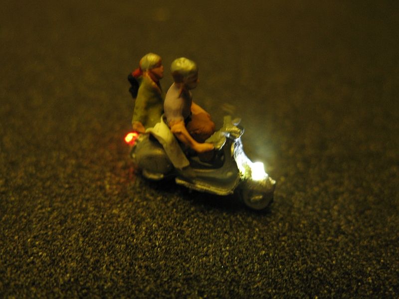 50137 Motorroller Roller mit LED Beleuchtung
