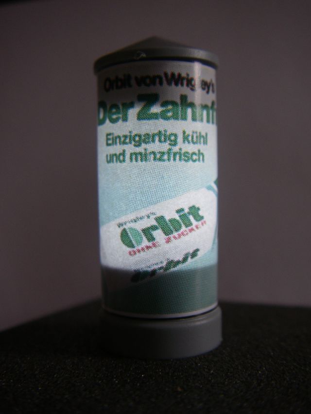 50016 Litfaßsäule mit Beleuchtung H0