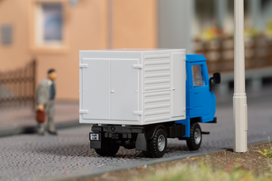 43673 Multicar M24-0 Kofferaufbau