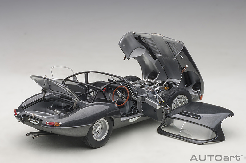 AUTOart 73647 Jaguar Lightweight E-Type 2015 grau