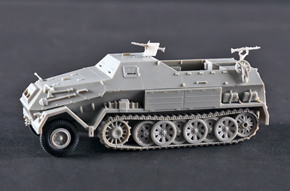 757404 Sd.Kfz.8 Gepanzerter Zugkraftwagen 12t