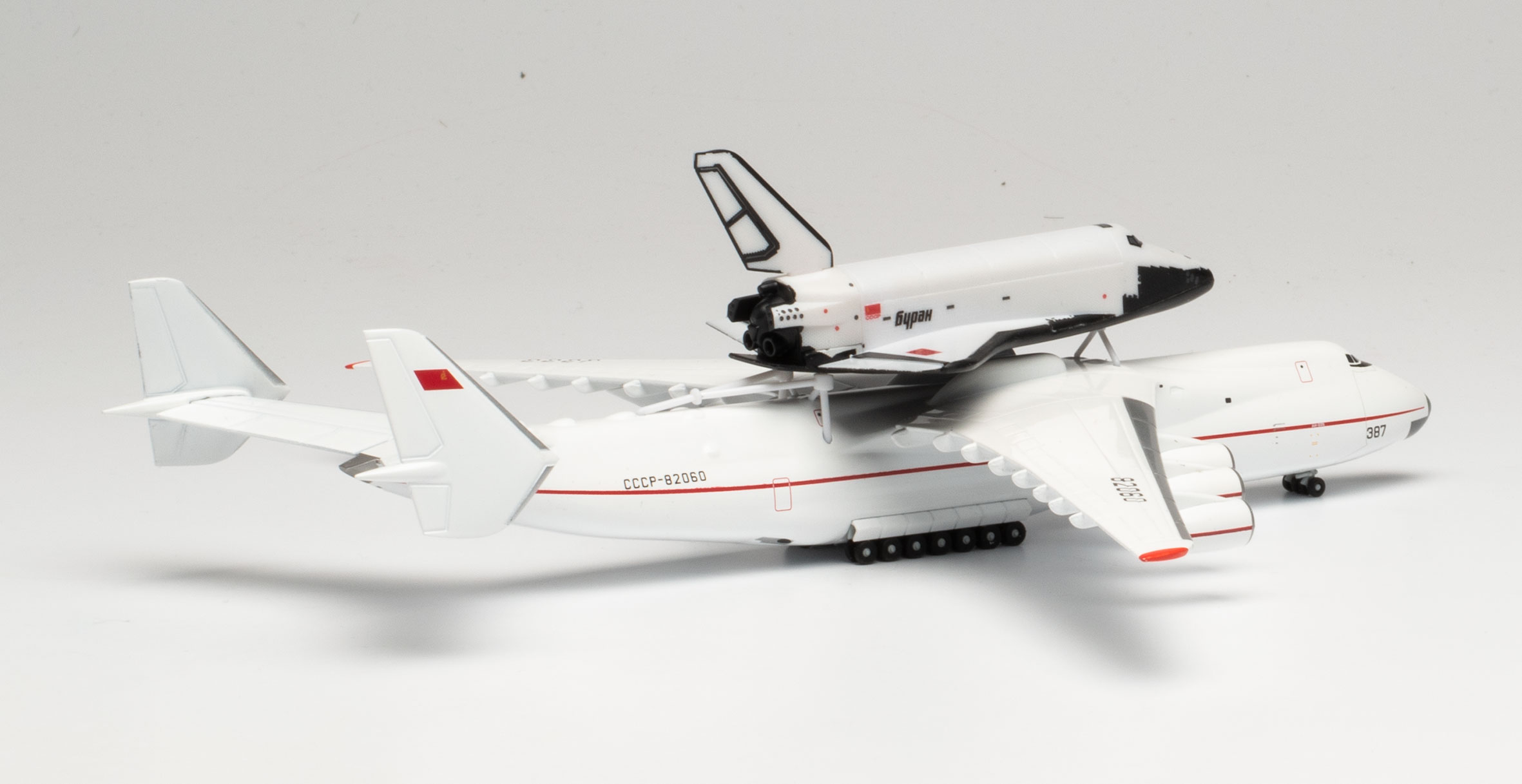 Herpa 562812 Antonov AN-225 Mriya & RKK Energiya Bura