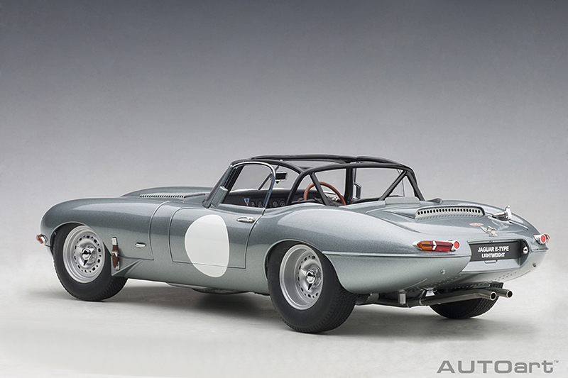 AUTOart 73646 Jaguar Lightweight E-Type 2015 silber