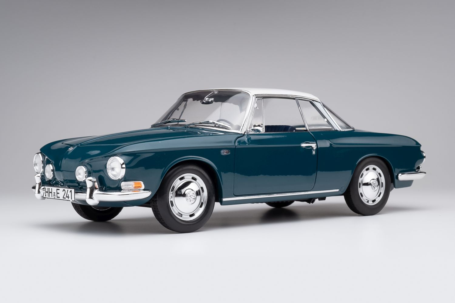 188646 VW Karmann Ghia Typ34 sea blue/white