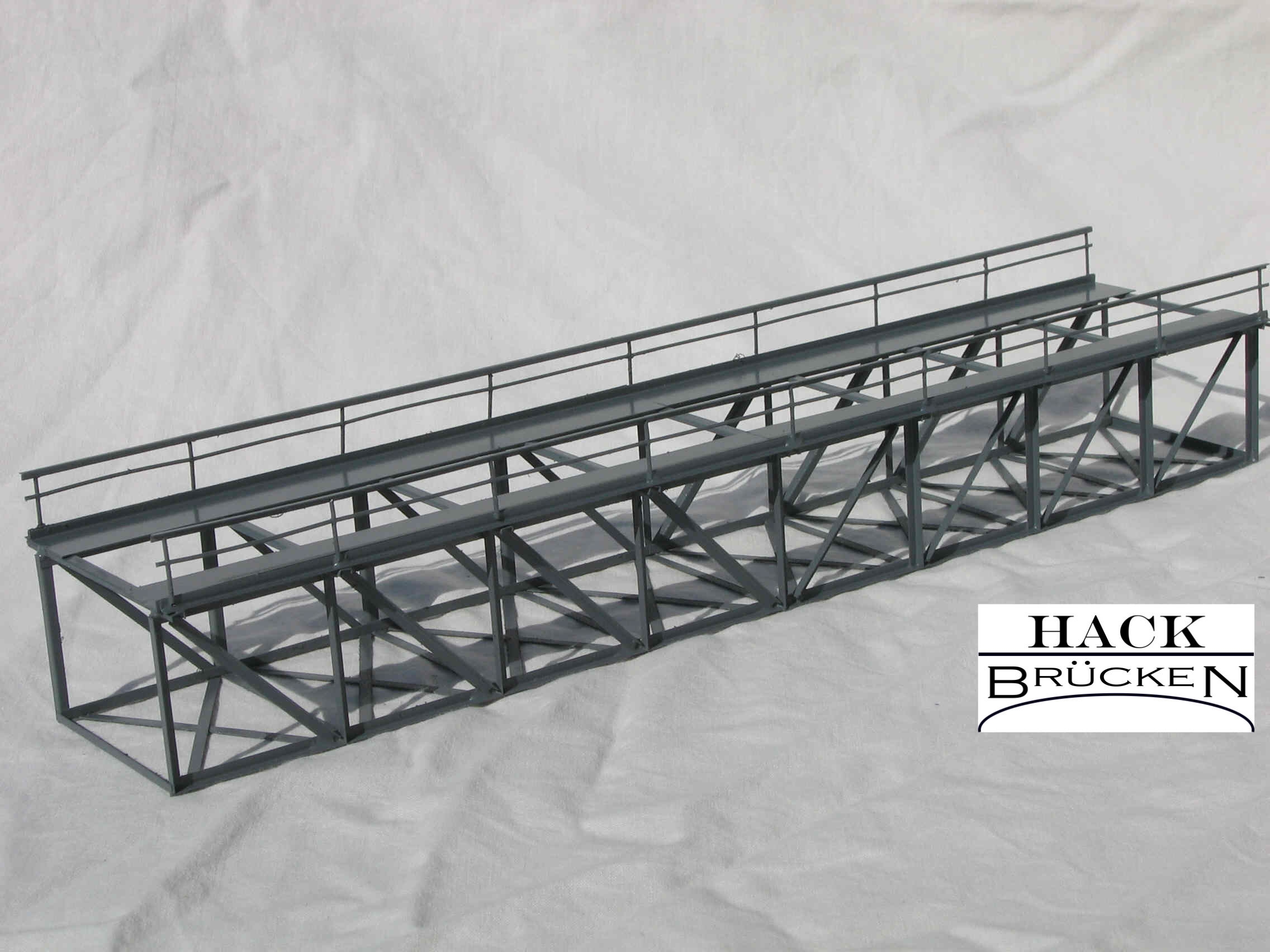 Hack K32 Unterzug-Kastenbrücke 32 cm