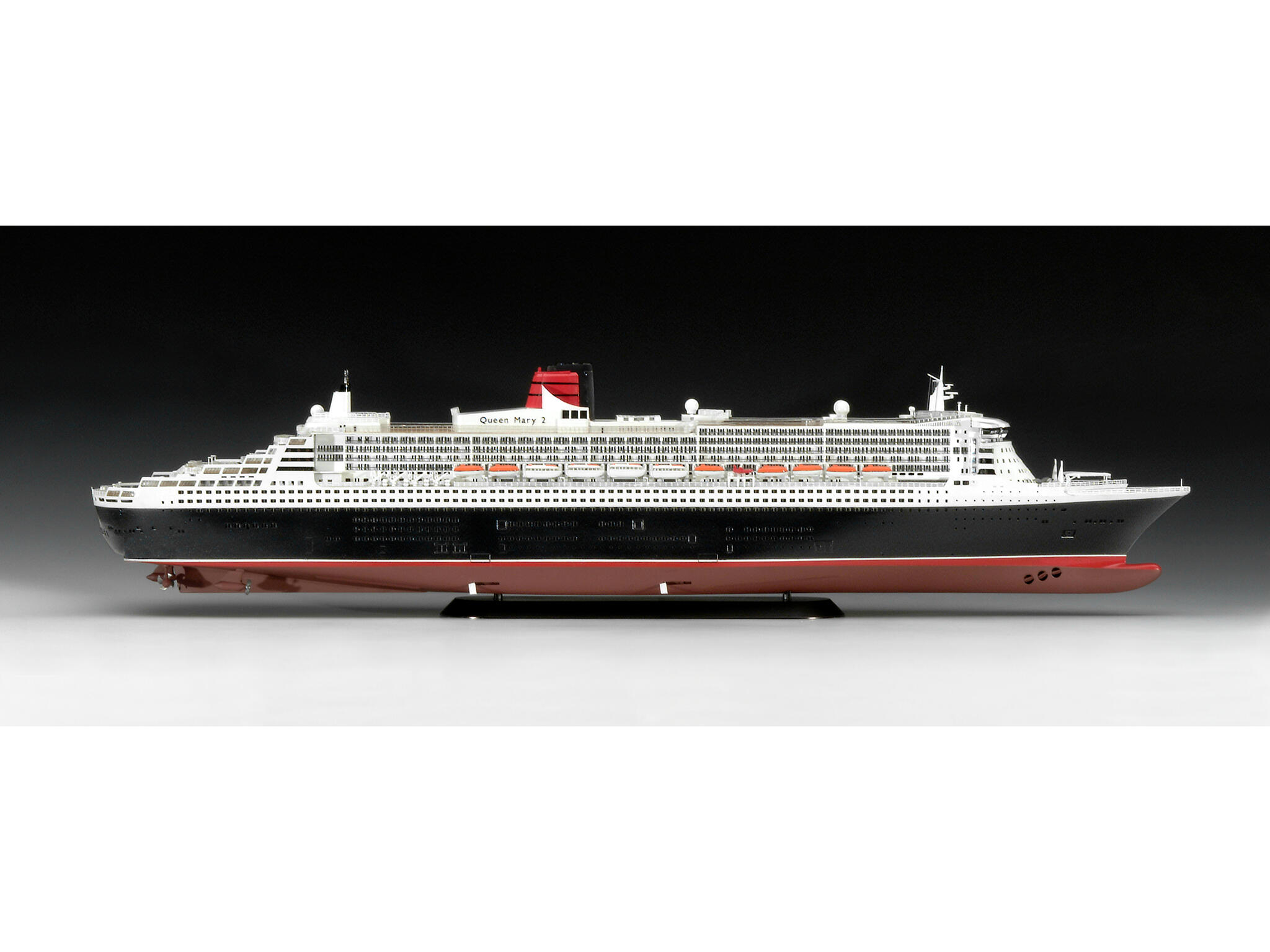 Revell 05223 Queen Mary 2