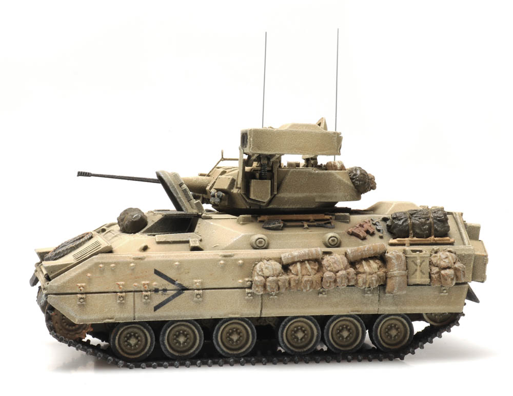 6870265 US M2 IFV Bradley desert