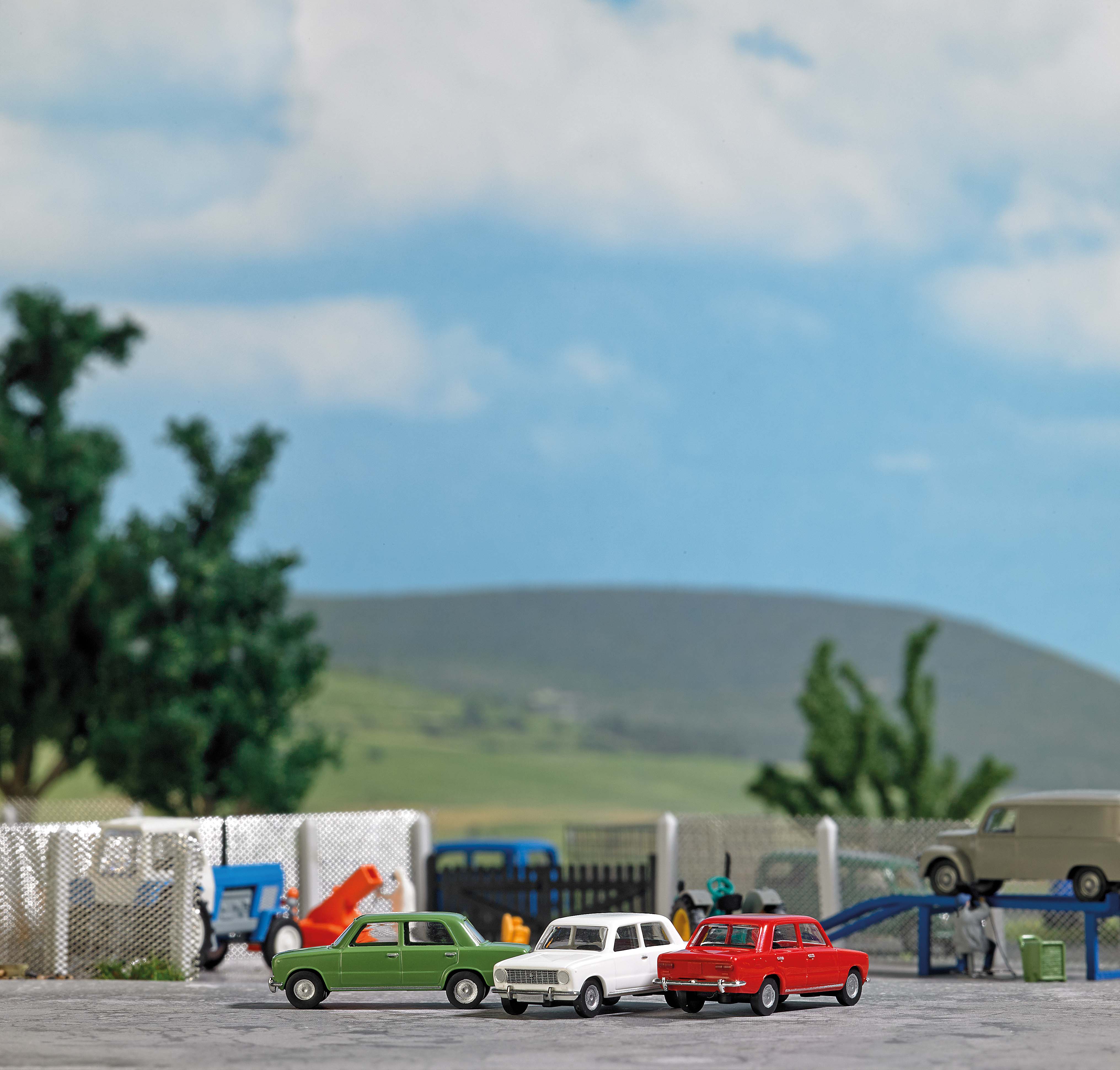 Busch 87000 Lada 1200 Lim. weiß (TT)