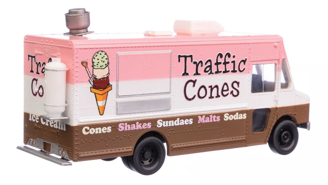 Scene Master 12108 Morgan Olson Route Traffic Cones Ice Cre