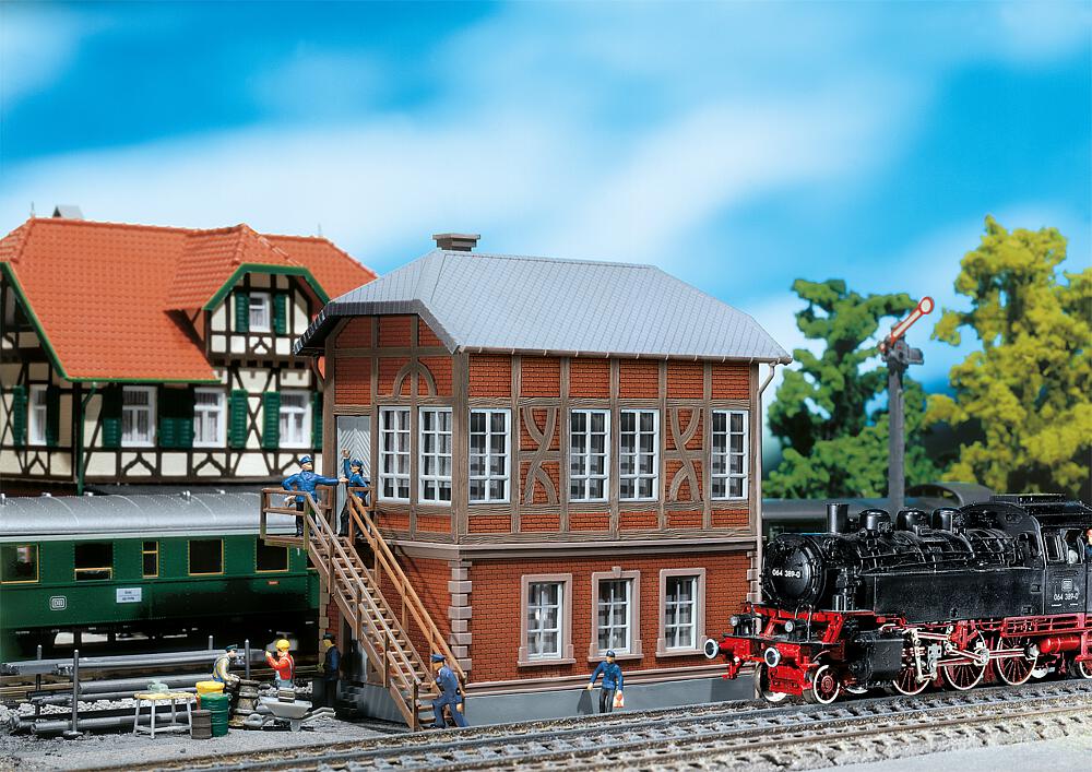 120121 Stellwerk in Ziegelbauweise