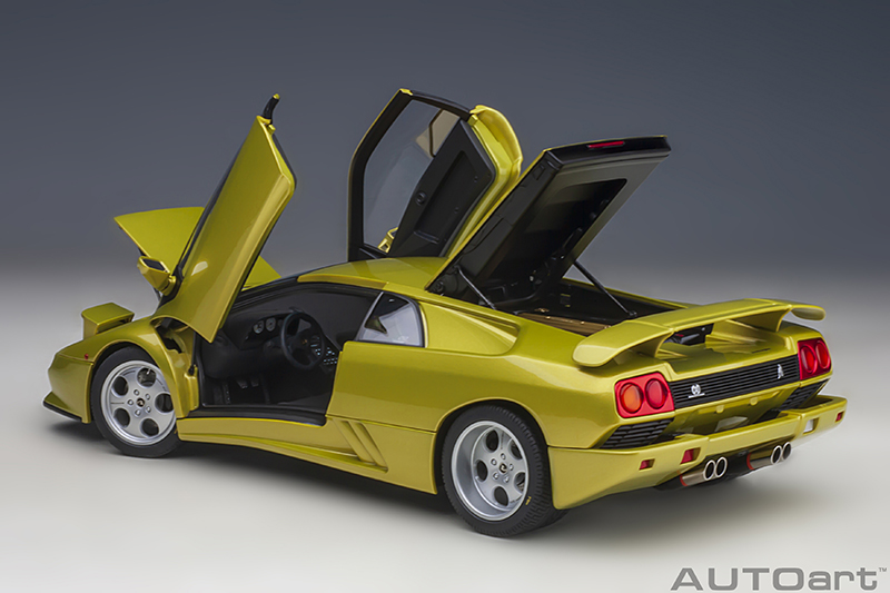 AUTOart 79157 Lamborghini Diablo SE30 Electric yellow