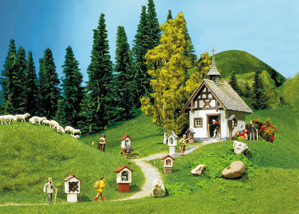 130235 Kapelle mit Wegkreuzen