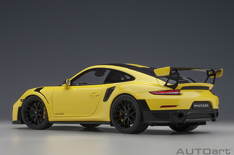 AUTOart 78172 Porsche 911 (991.2) GT2 RS yellow