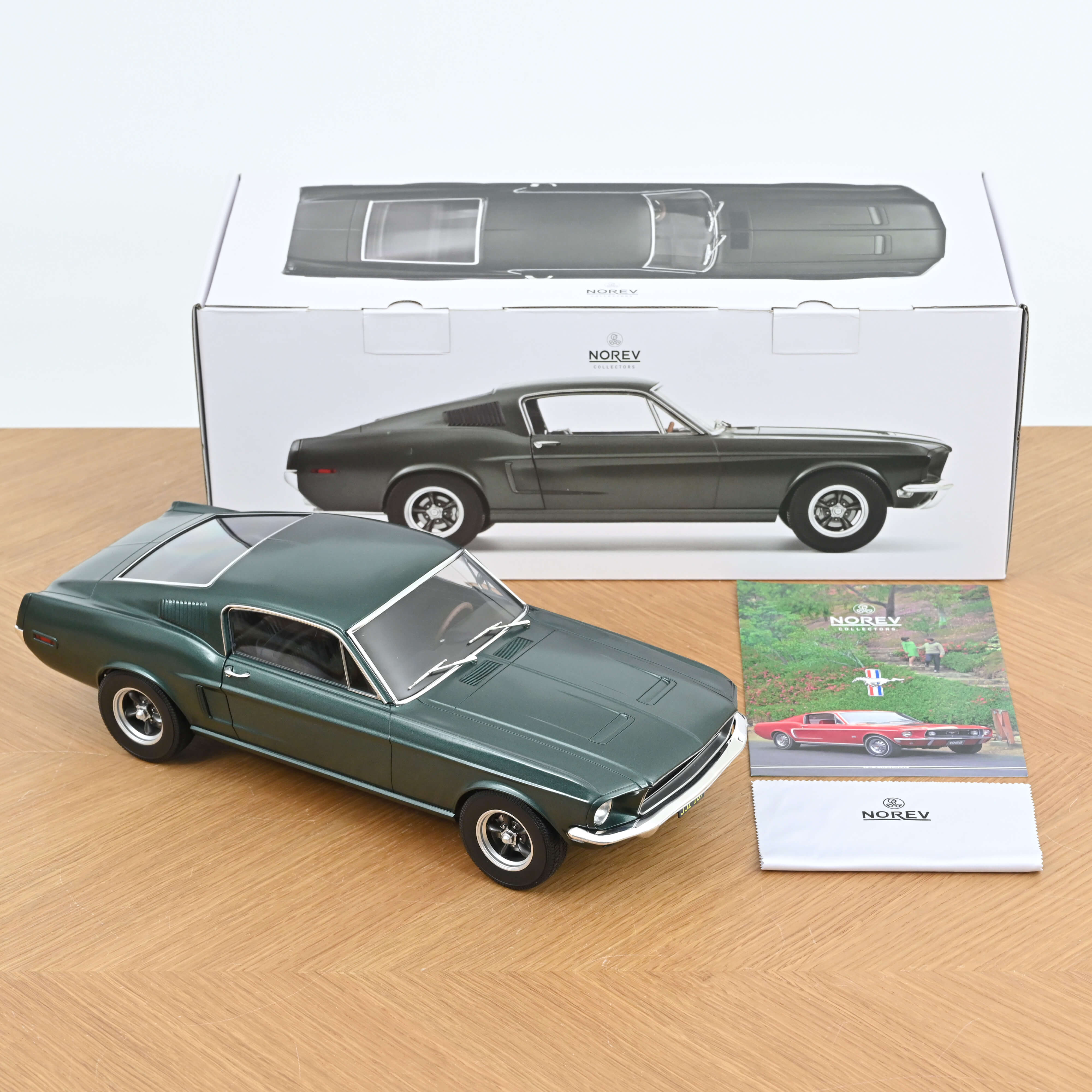 Norev 122702 Ford Mustang Fastback grün-met. 1968