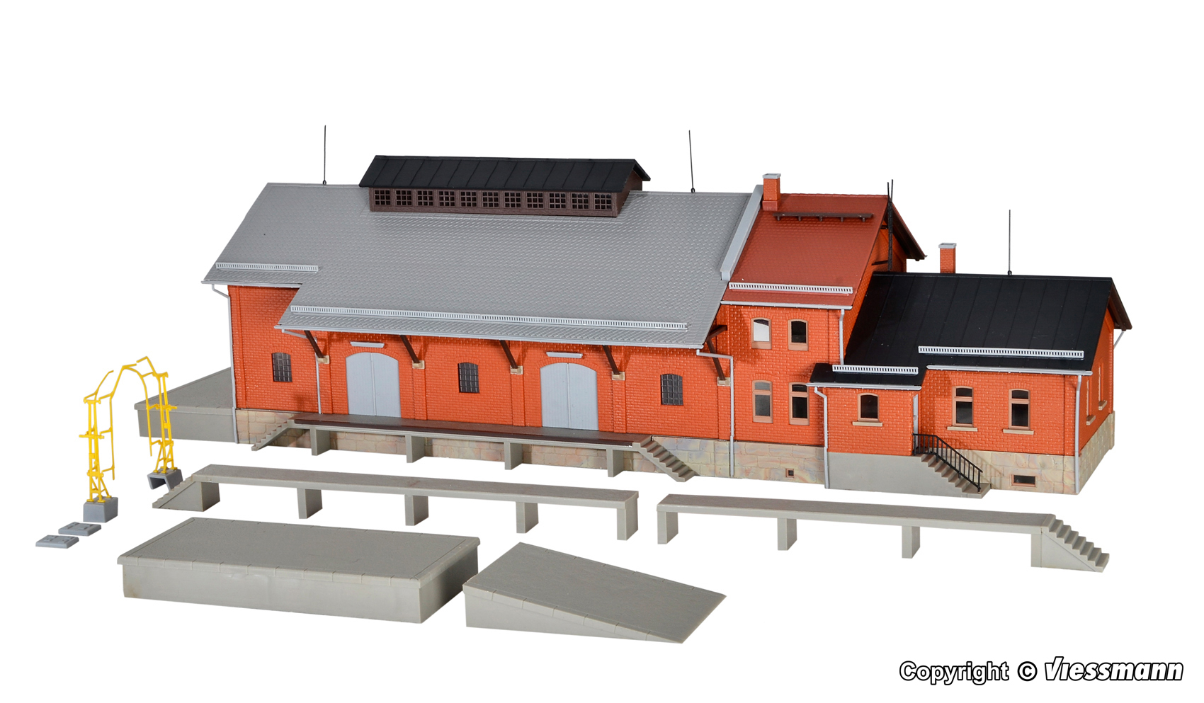 39462 Güterhalle mit Lademaß und Freiladerampe