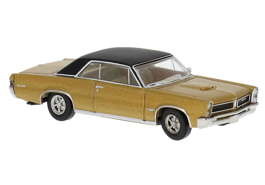 18104 Pontiac GTO gold