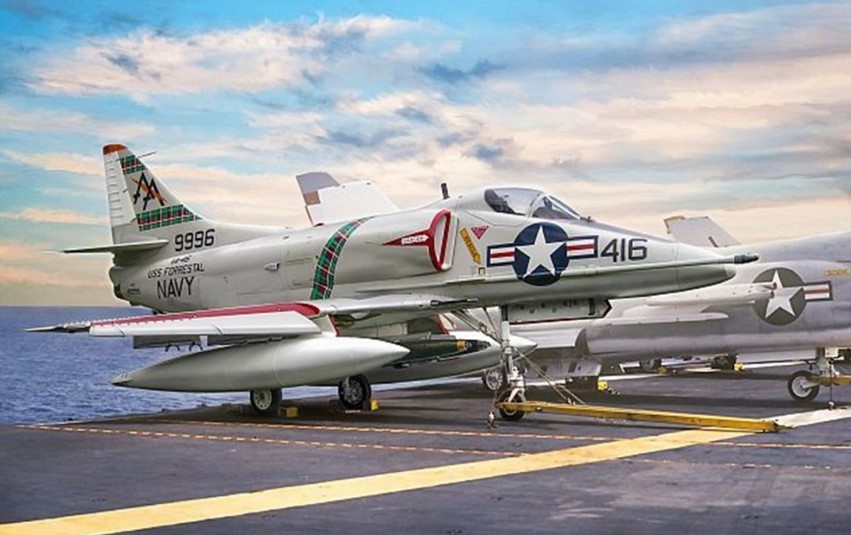 2826 Douglas A-4E/F/G Skyhawk