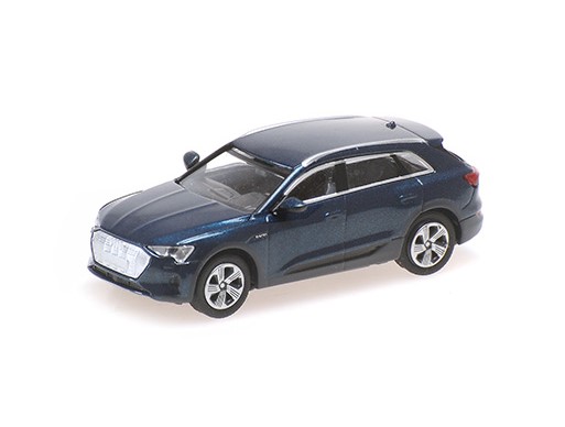 870018222 Audi e-tron dunkelblau (2020)