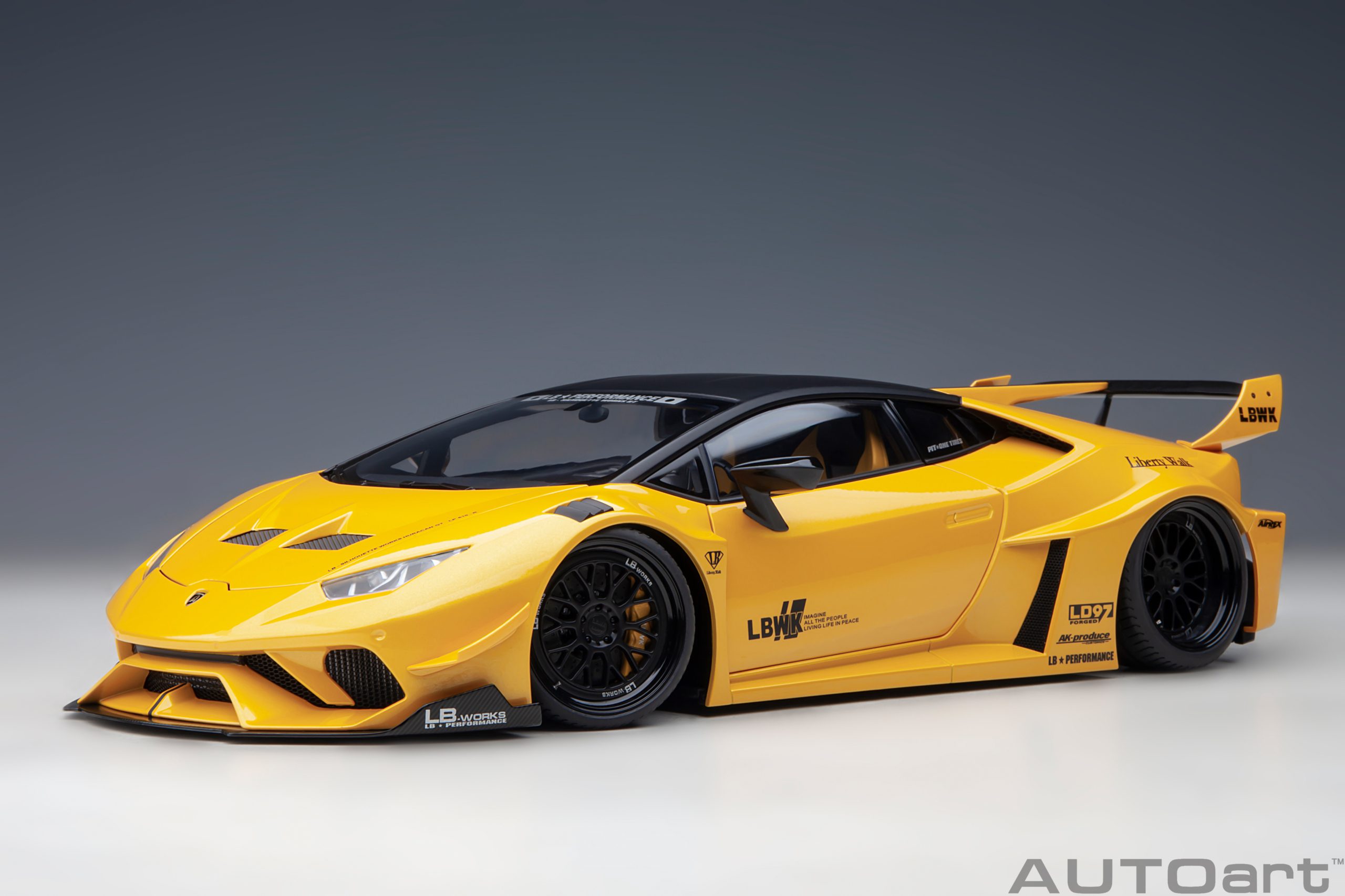 79127 Liberty Walk Huracan GT met.-gelb