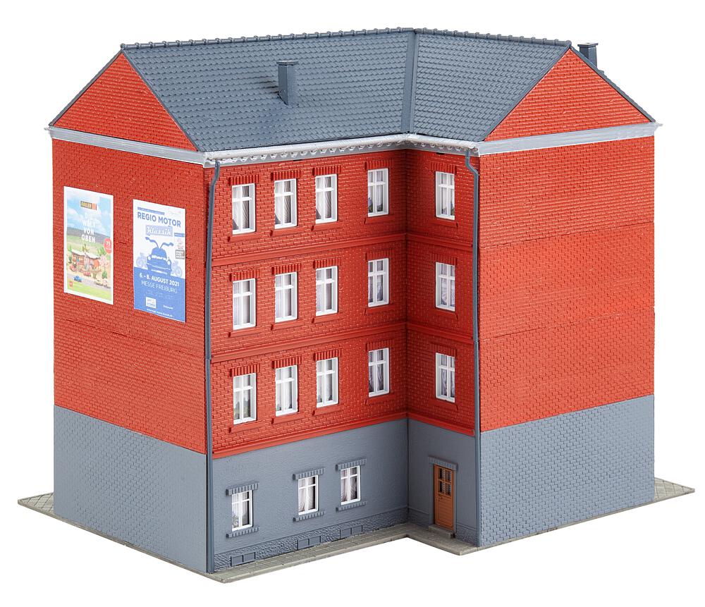 130138 Stadteckhaus mit Tattoostudio