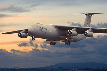 325 Lockheed C-141B Starlifter