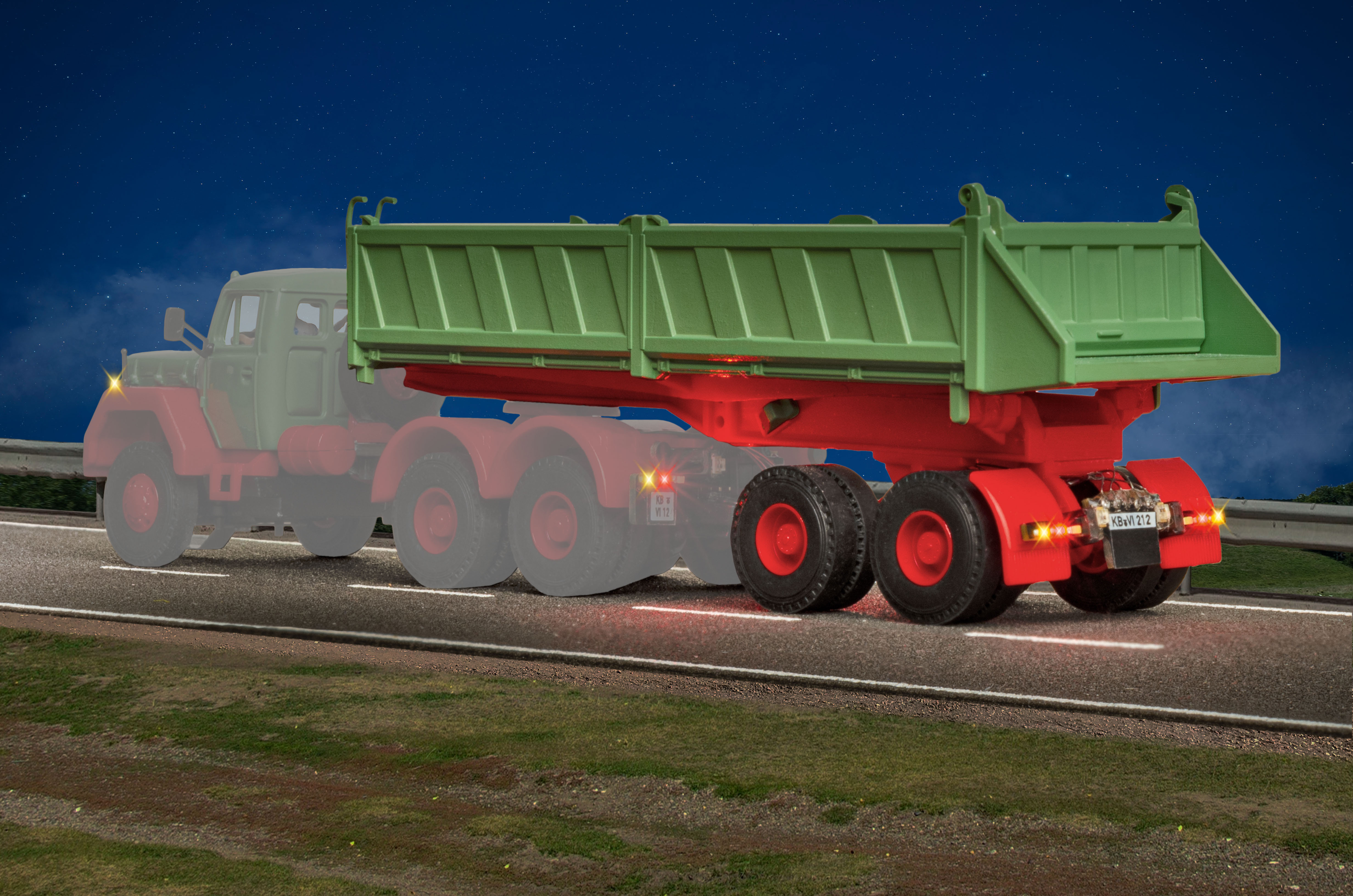 Viessmann 8212 CarMotion: MEILER-Kippauflieger grün