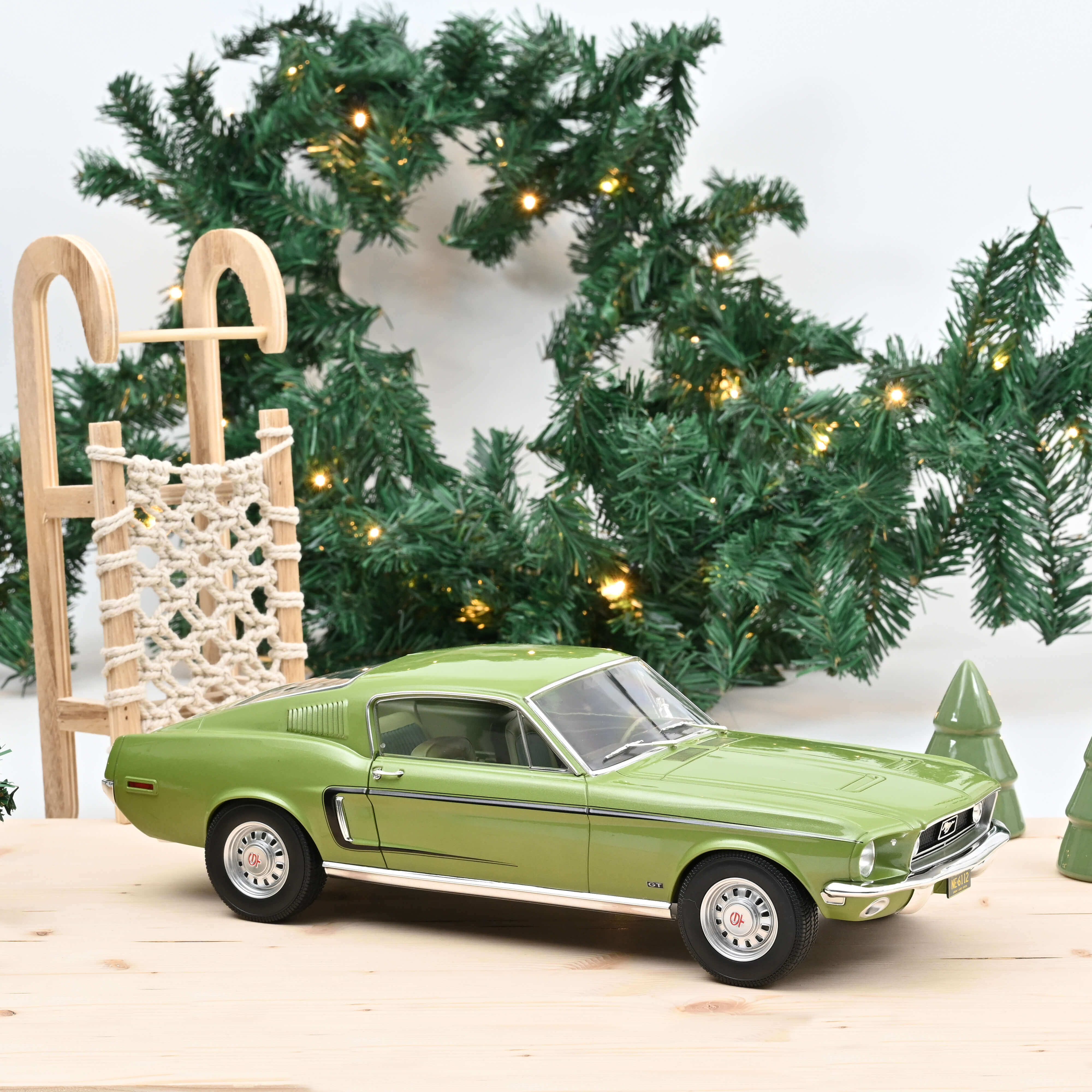 122704 Ford Mustang Fastback GT Light Green