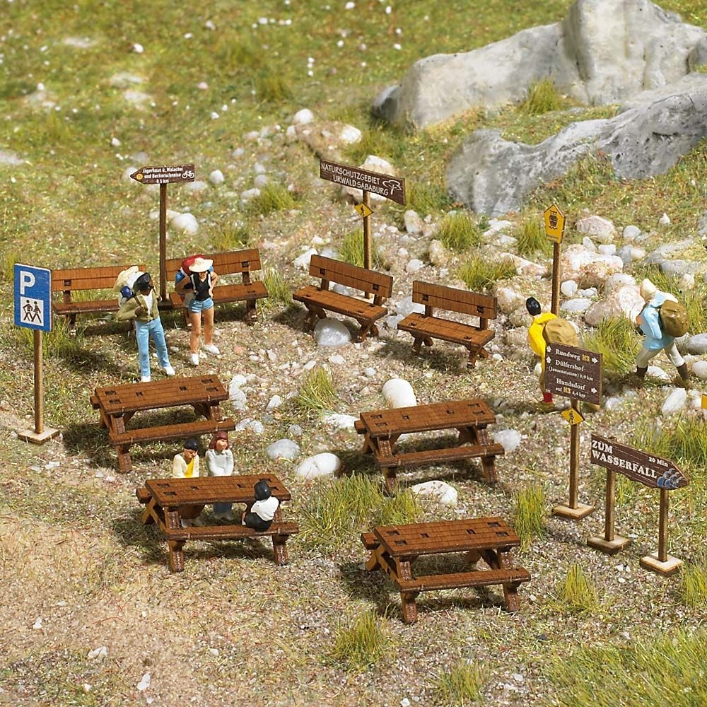 1484 Wald-Rastplatz: Sitzgarnitur