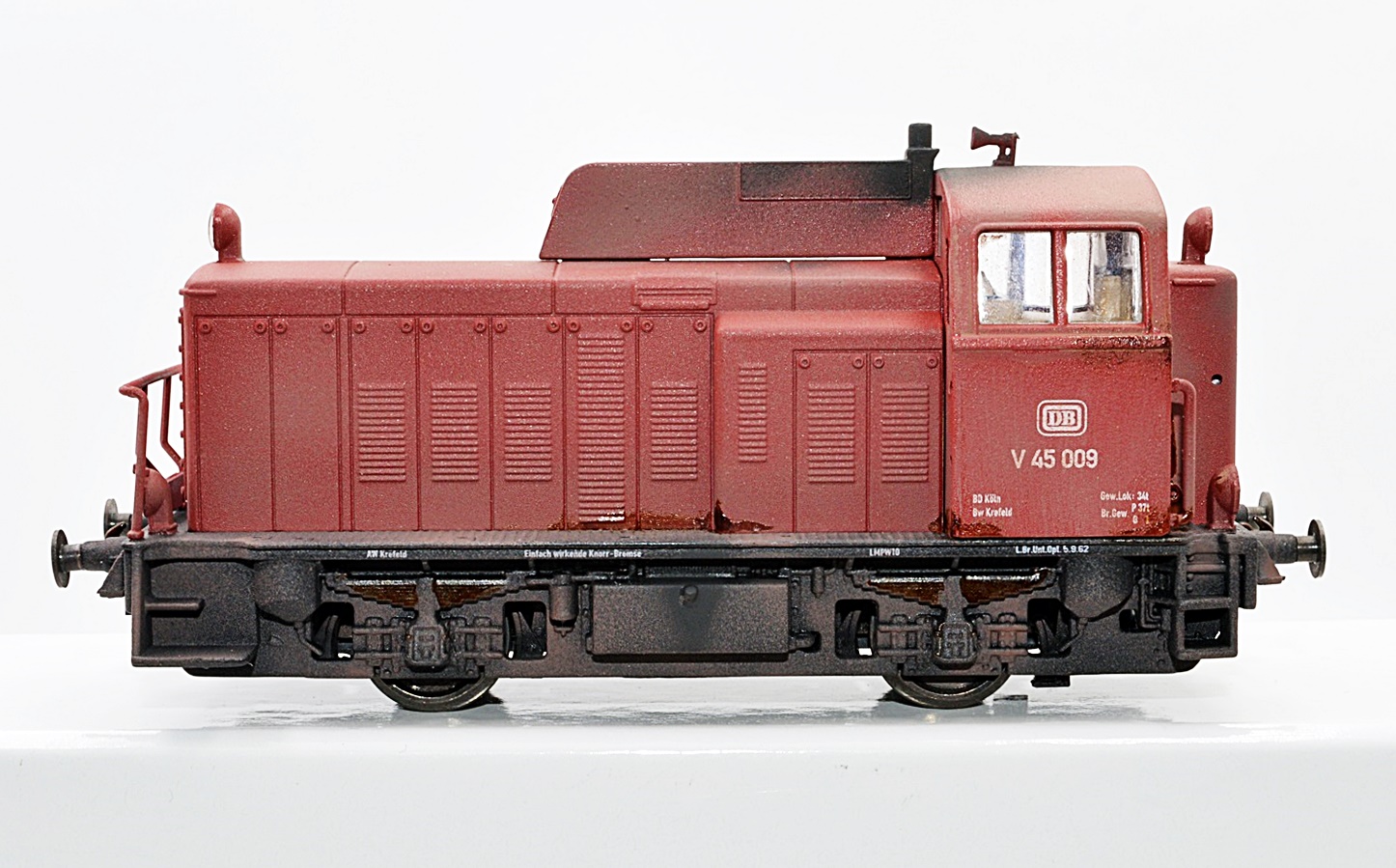 NPE NL22944 DB Diesellok V45 009 Schrott-Lok dummy