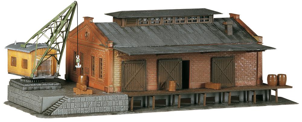 222180 Güterhalle mit Ladekran