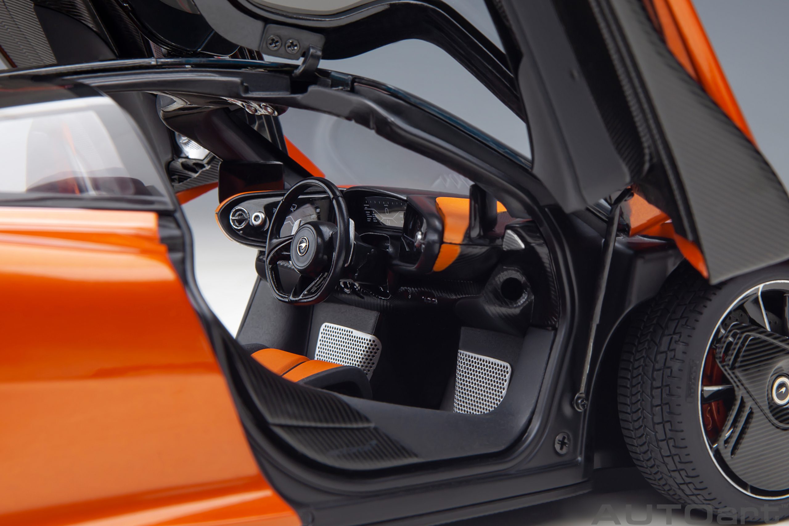 AUTOart 76088 McLaren Speedtail orange