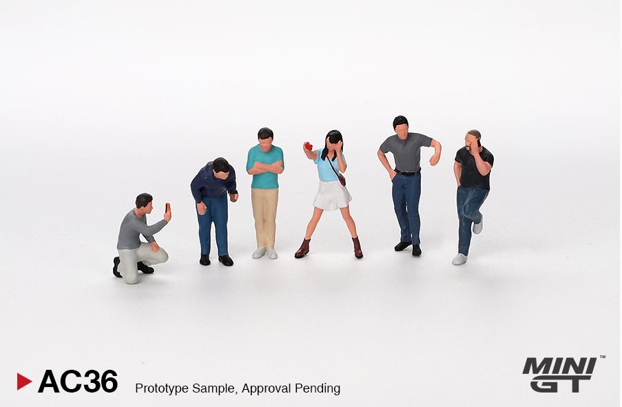 MGTAC36 MiniGT: CAR ENTHUSIASTS FIGURINES
