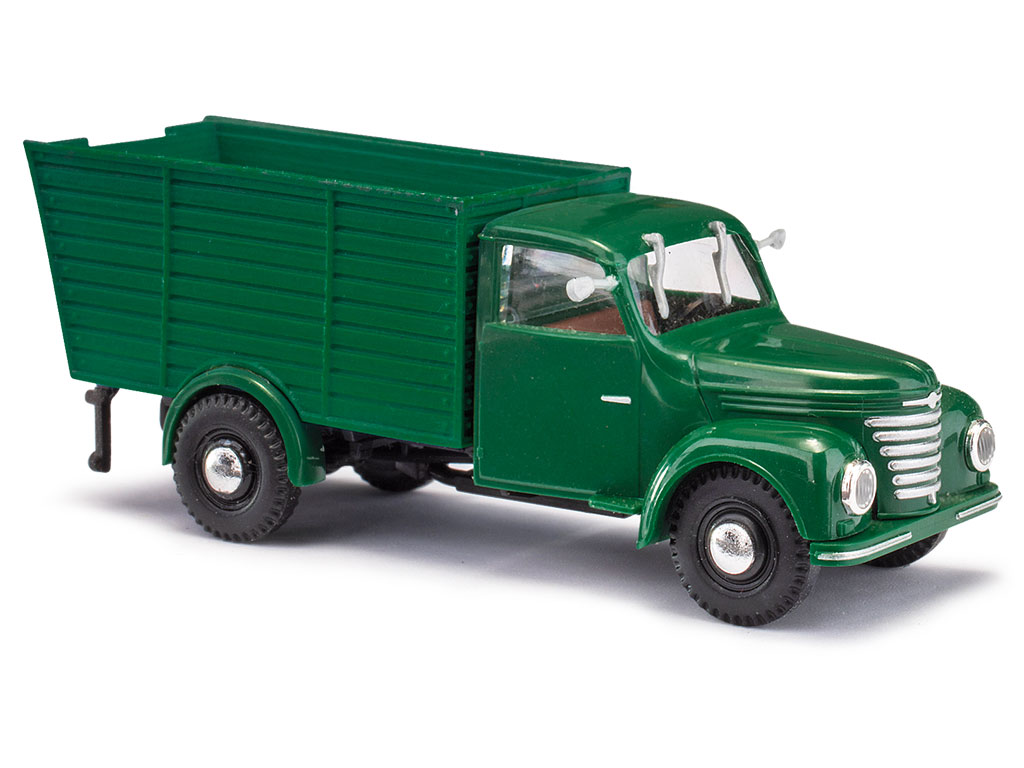 52099 Framo V901/2 Tiertransporter grün
