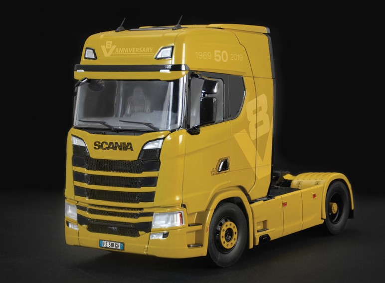 Italeri 3927 Scania S730 Highline SZM (2a)