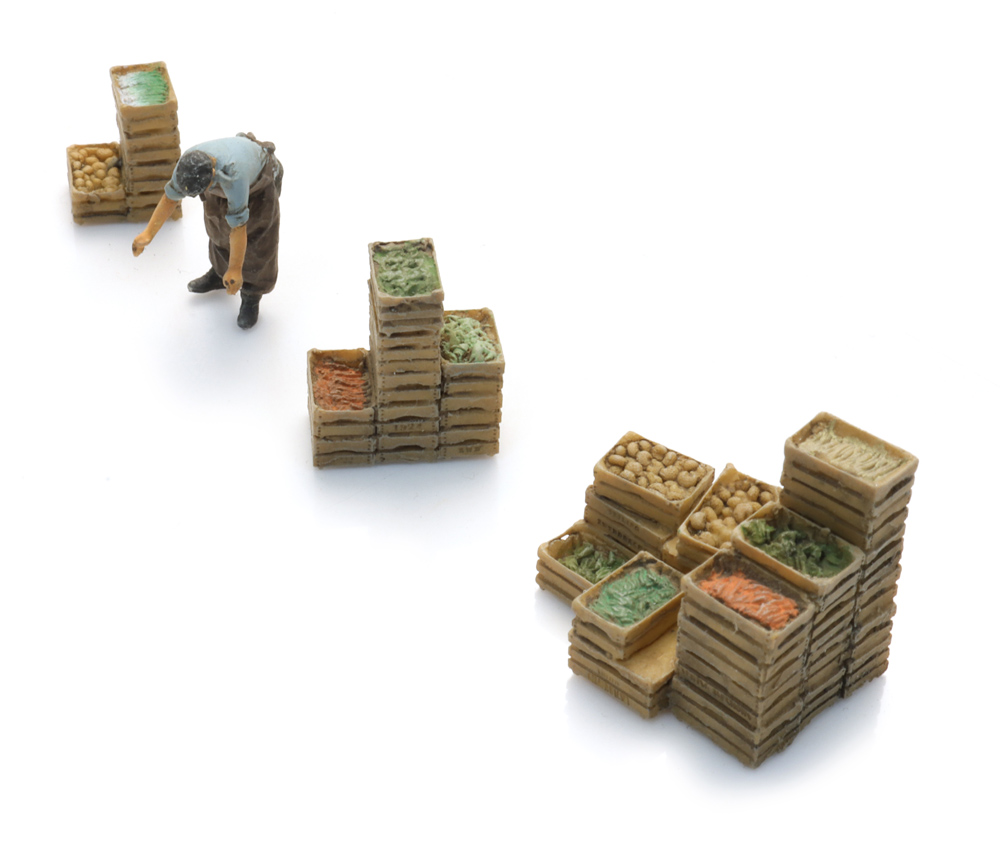 5120037 Marktverkäufer mit Kisten