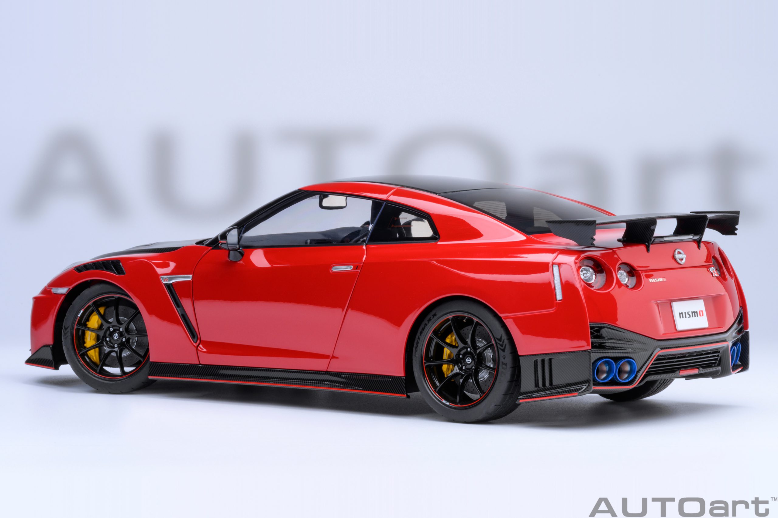 AUTOart 77502 Nissan GT-R (R35) NISMO 2020 rot