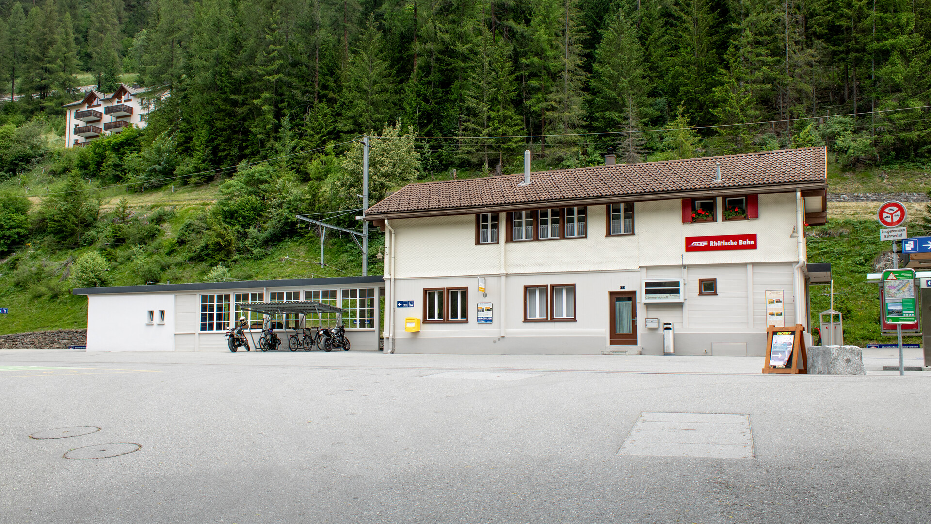 66005 Bahnhof - Bergün