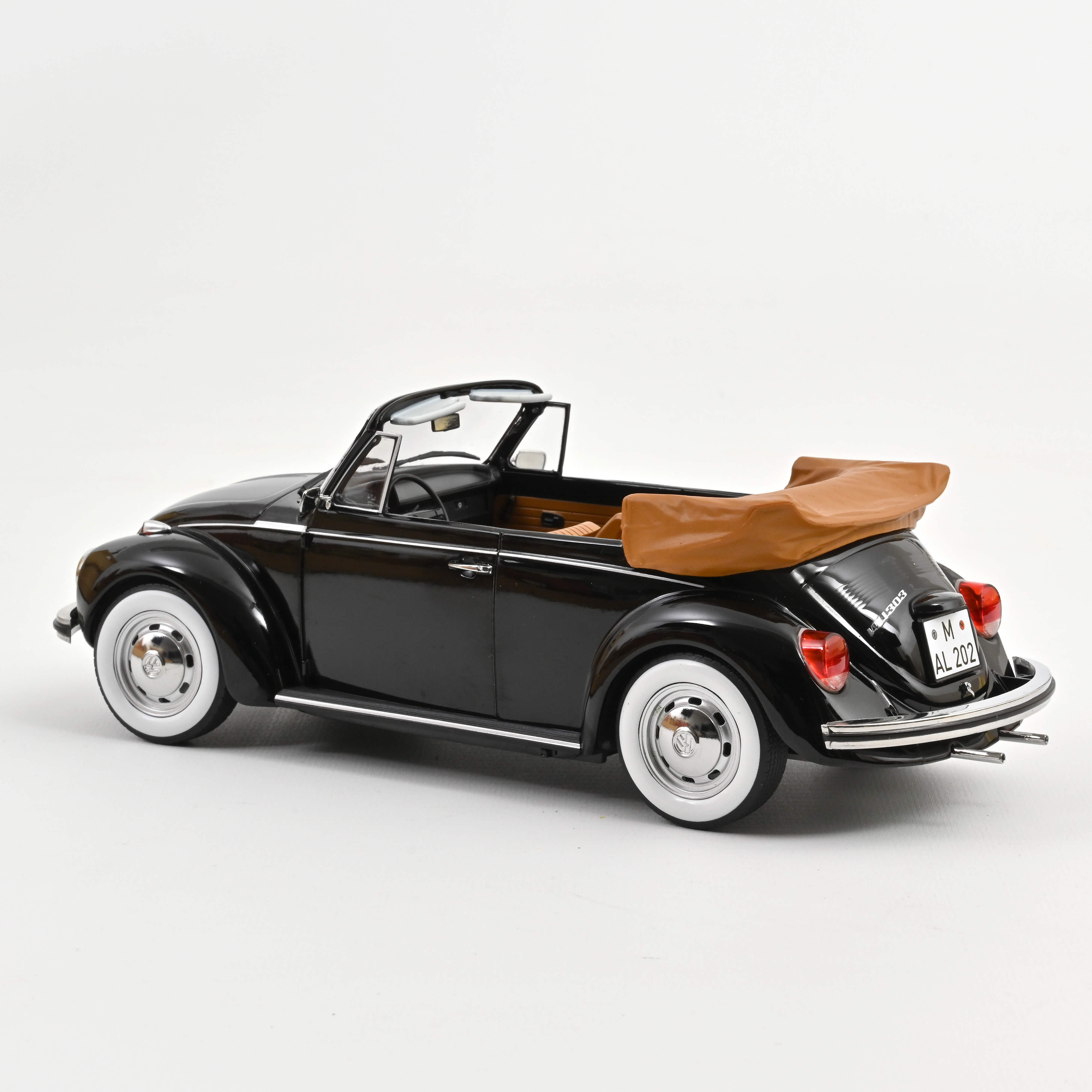 Norev 188533 VW 1303 Cabriolet schwarz