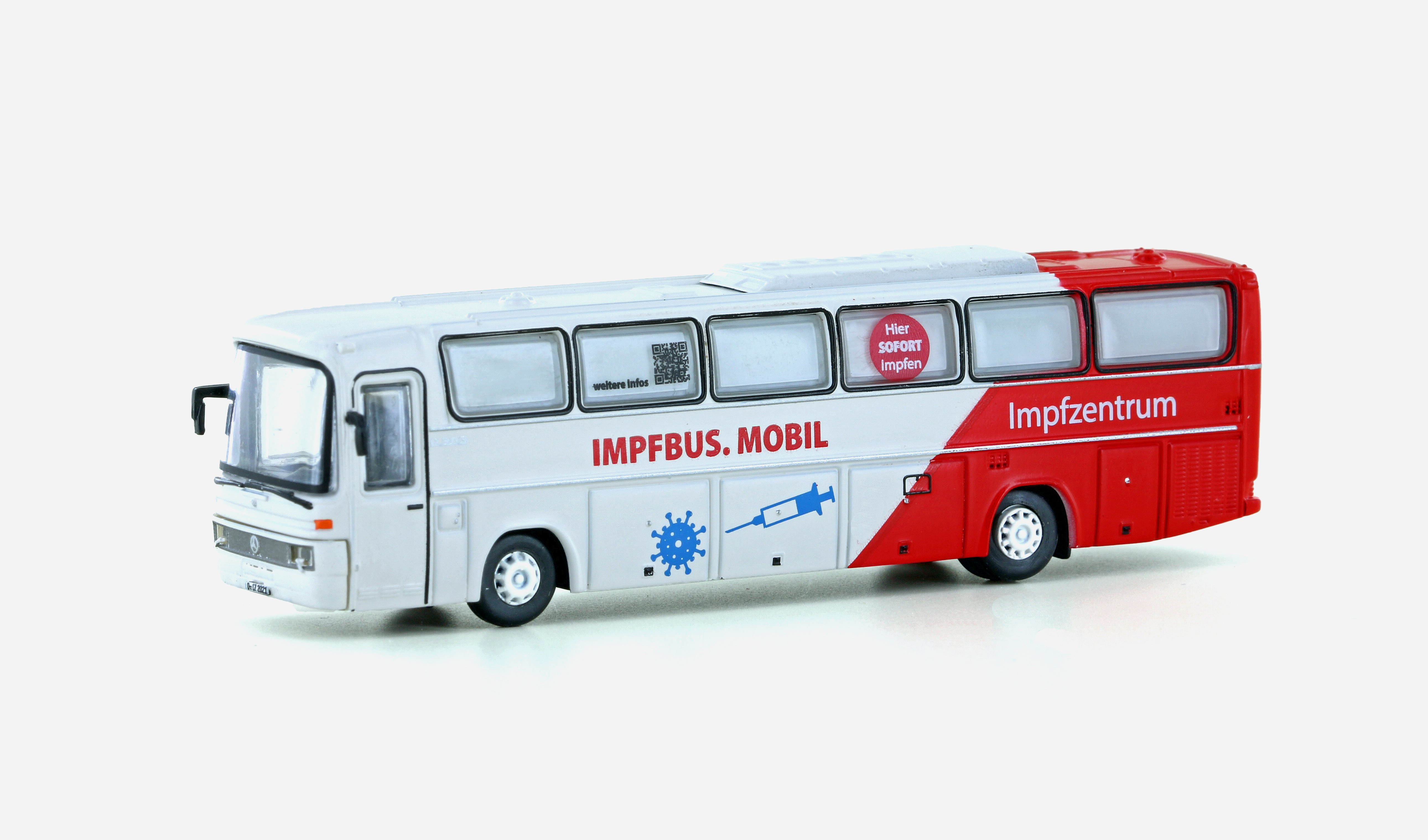4427 MB O303 RHD Mobiler Impfbus