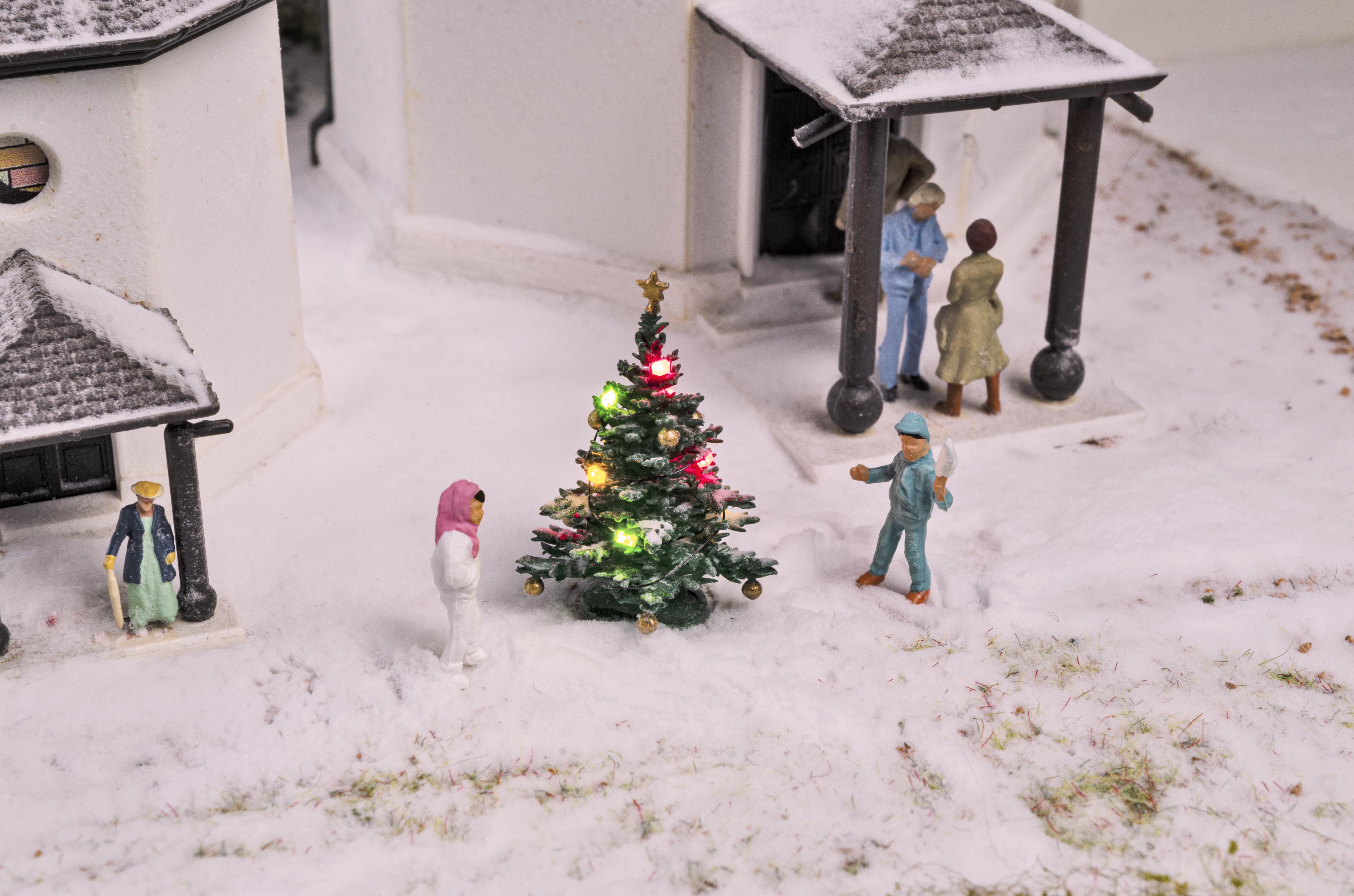 5831 Weihnachtsbaum, spurgrößenunabhängig
