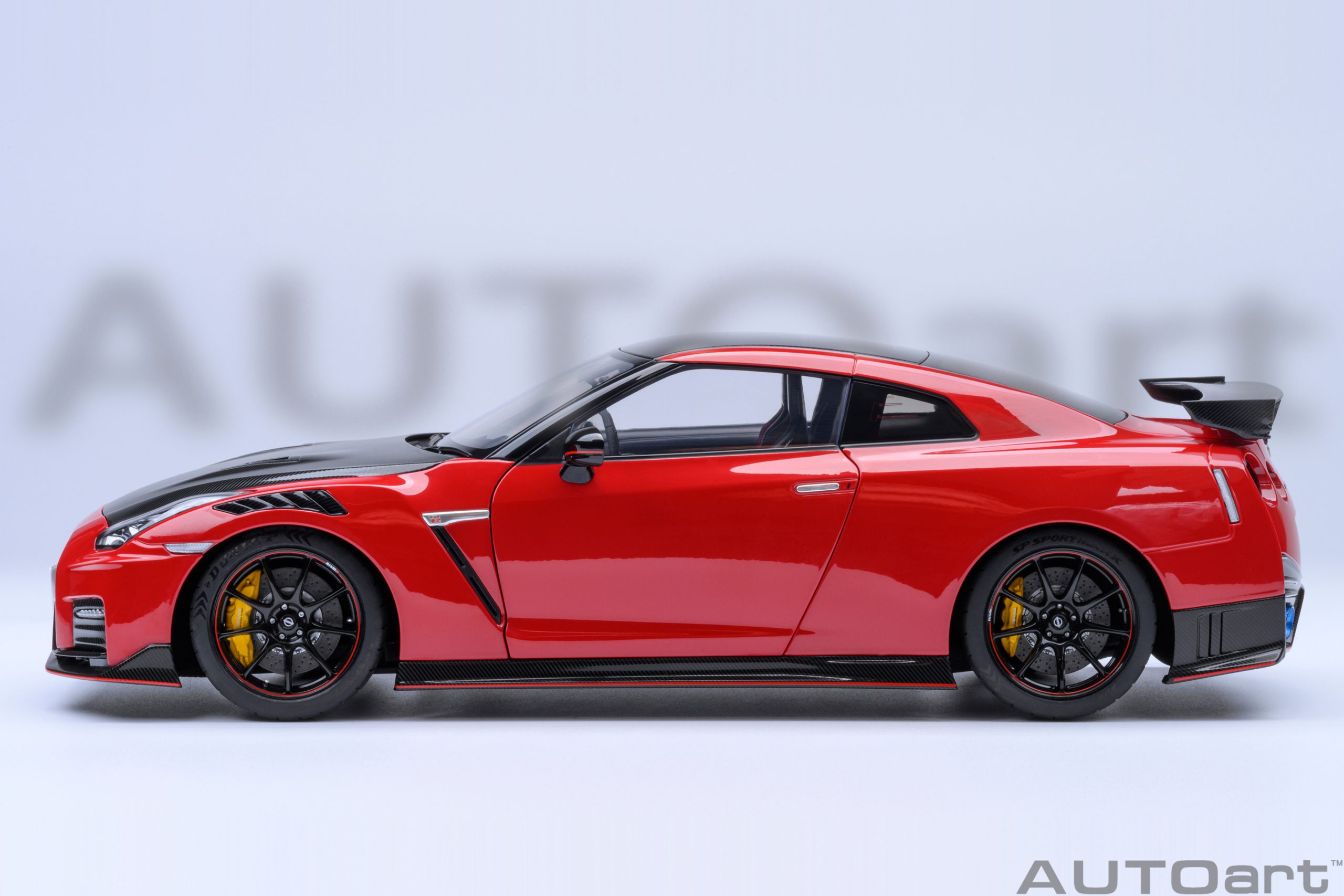 AUTOart 77502 Nissan GT-R (R35) NISMO 2020 rot