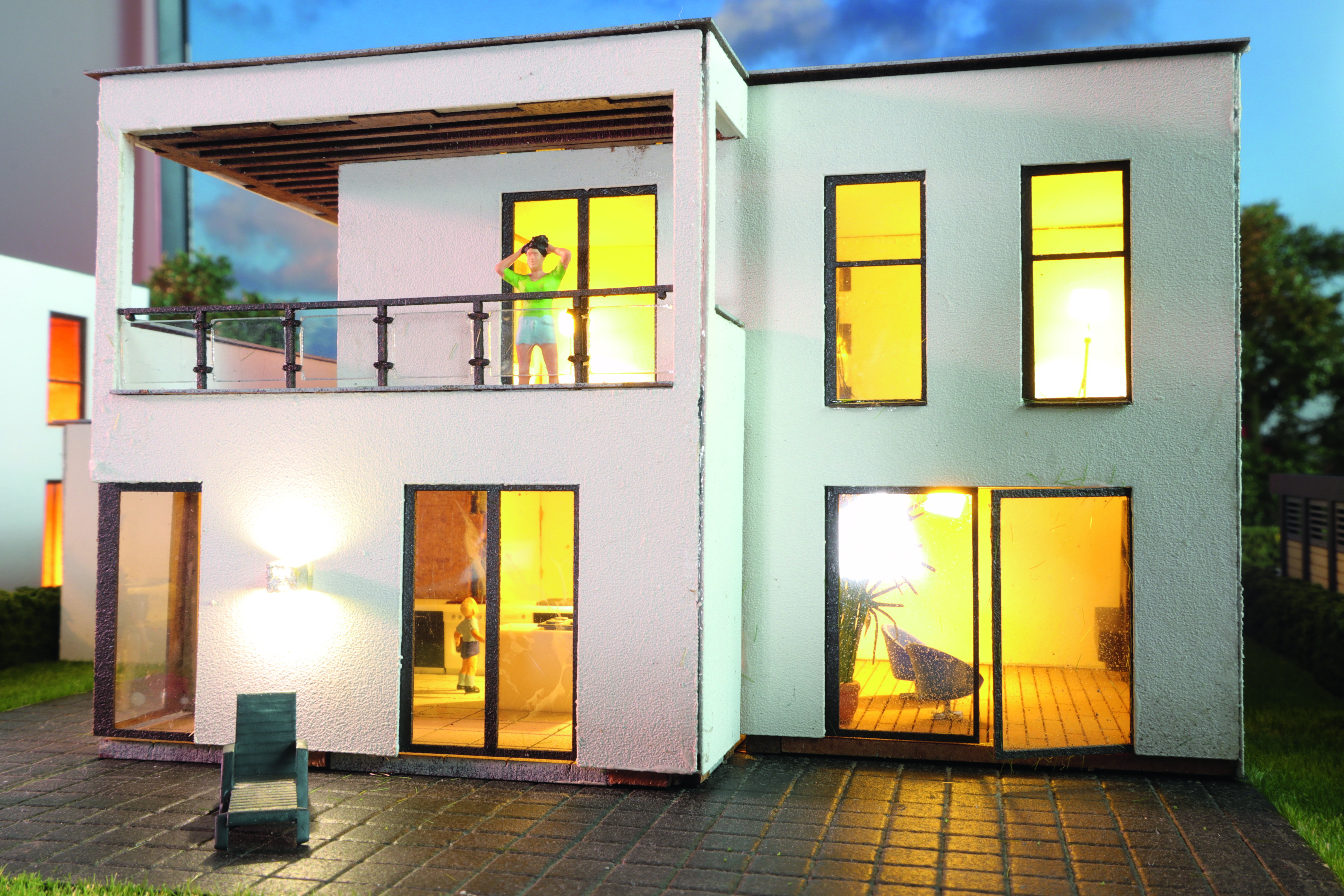 38338 H0 Kubushaus Anna mit Balkon