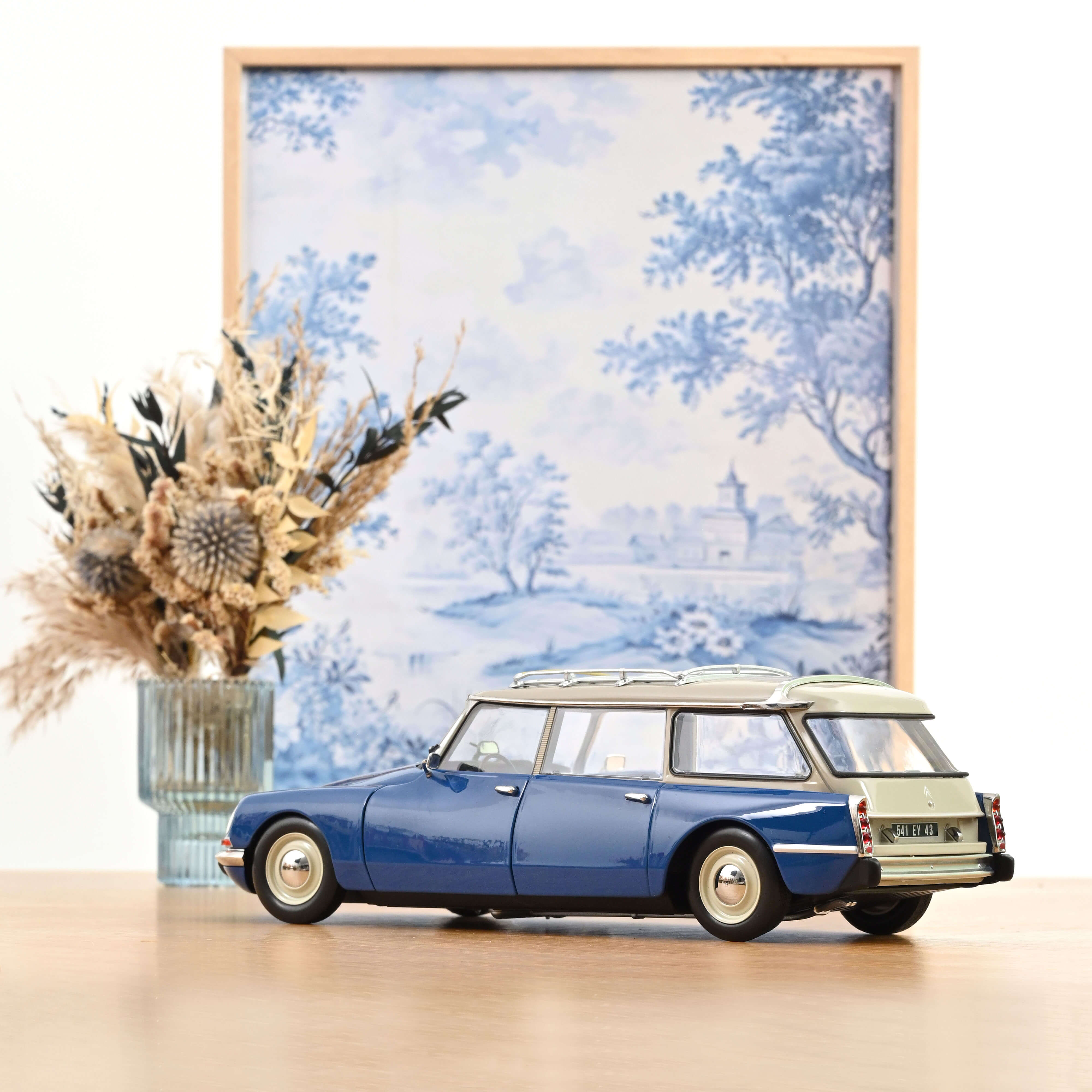 Norev 181772 Citroën DS21 Break blau (1970)