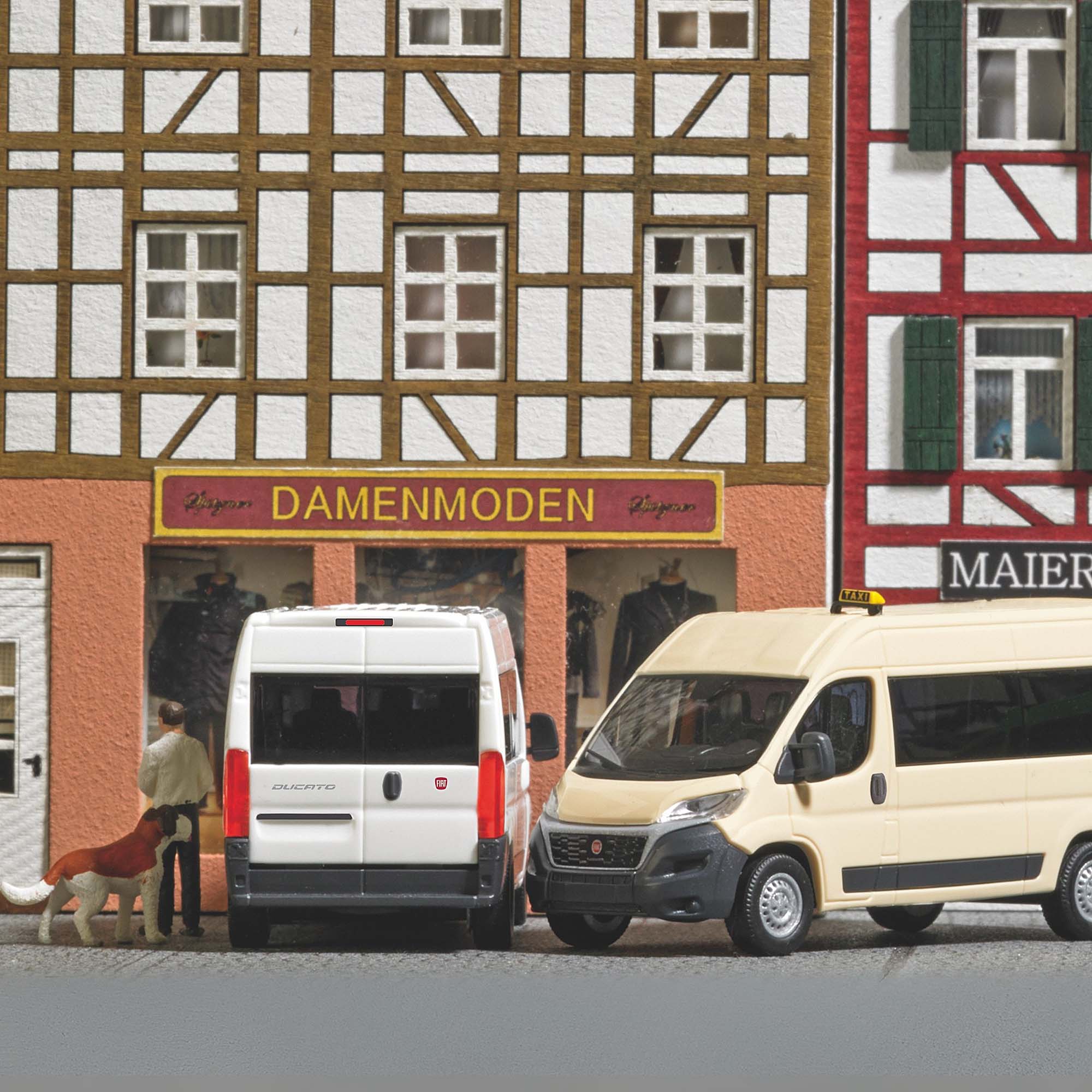 Busch Autos 54650 Fiat Ducato Bus weiß