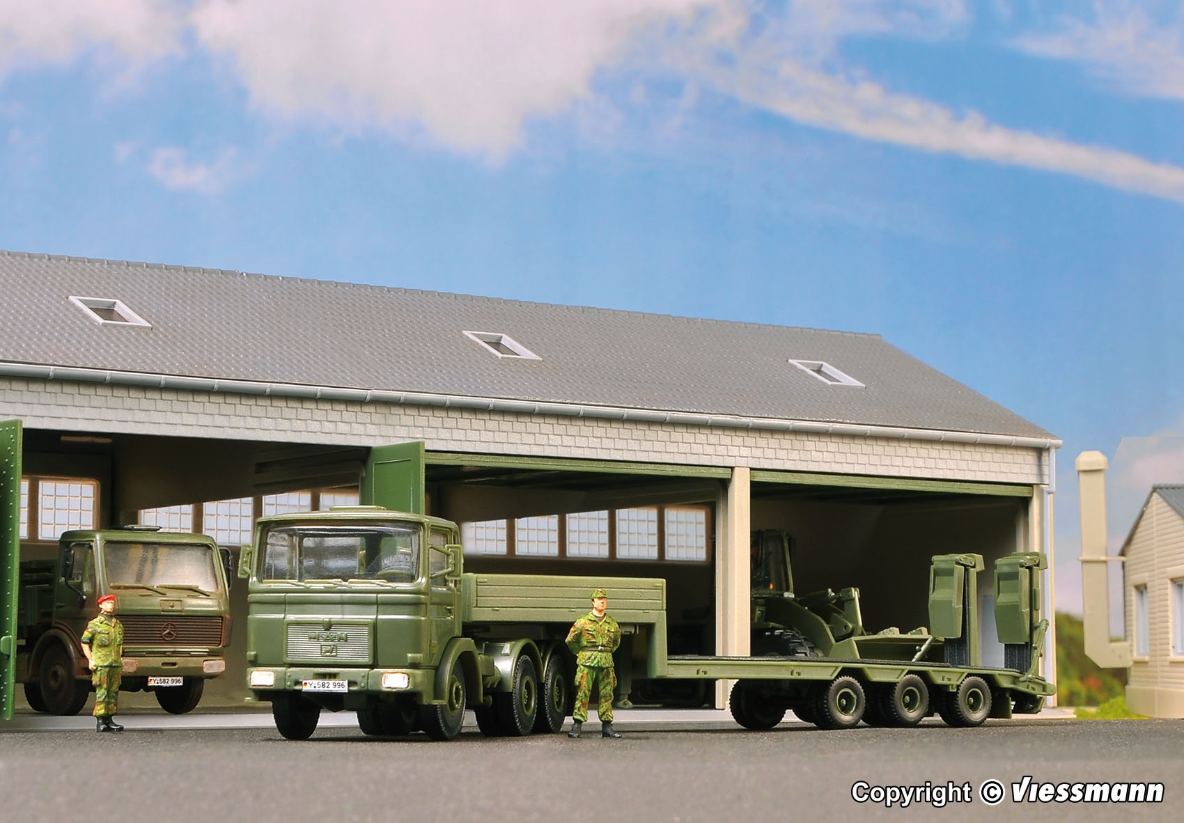 18024 Bausatz: MAN F8 Tieflade-SZ Bundeswehr