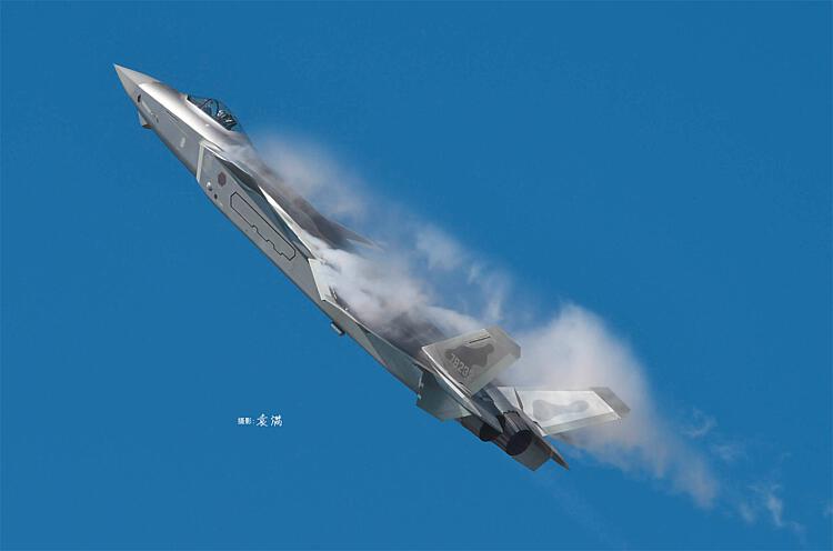 755811 Chinese J-20 Mighty Dragon