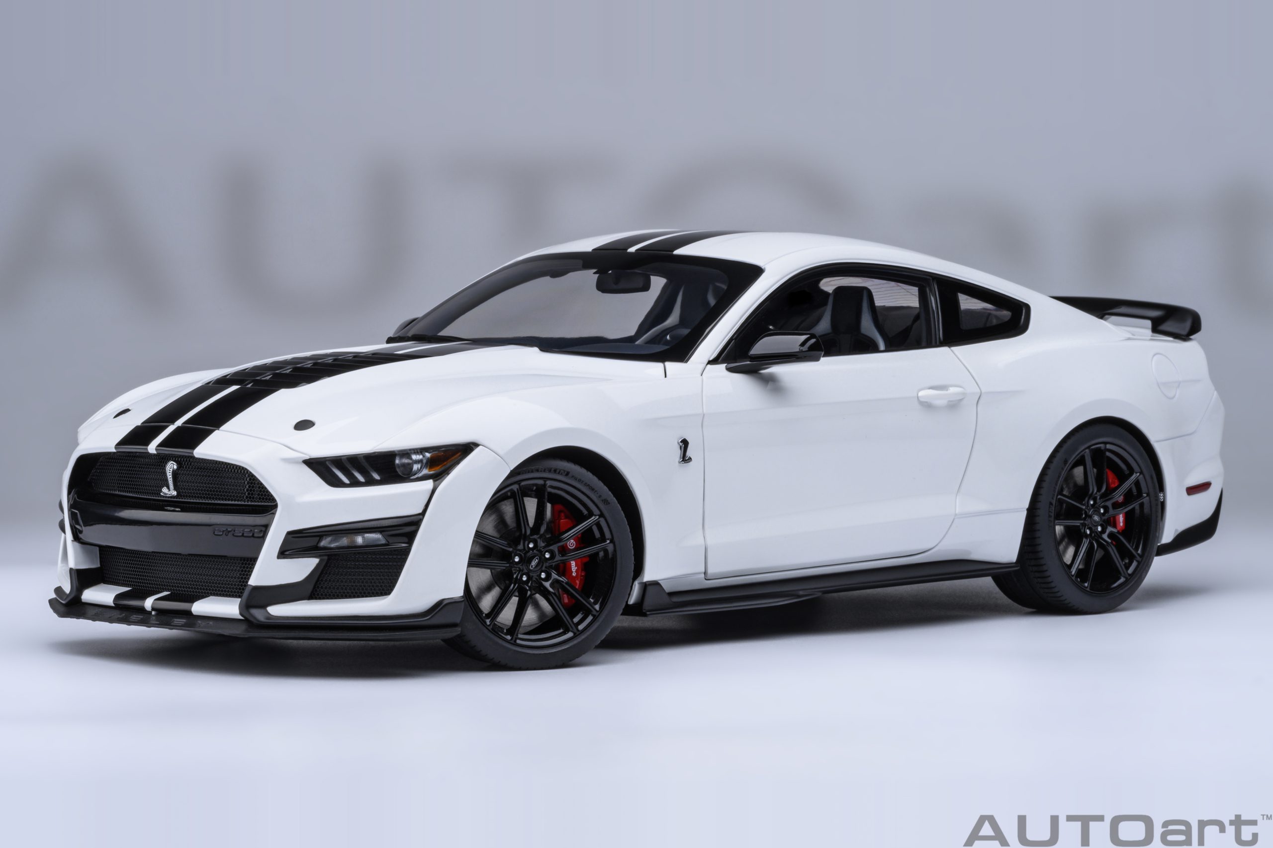 73095 Ford Mustang Shelby GT500 - white