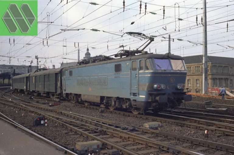 LS Models MW2107 SNCB Reisezugwagen-Set E325 8-tlg Ep.4