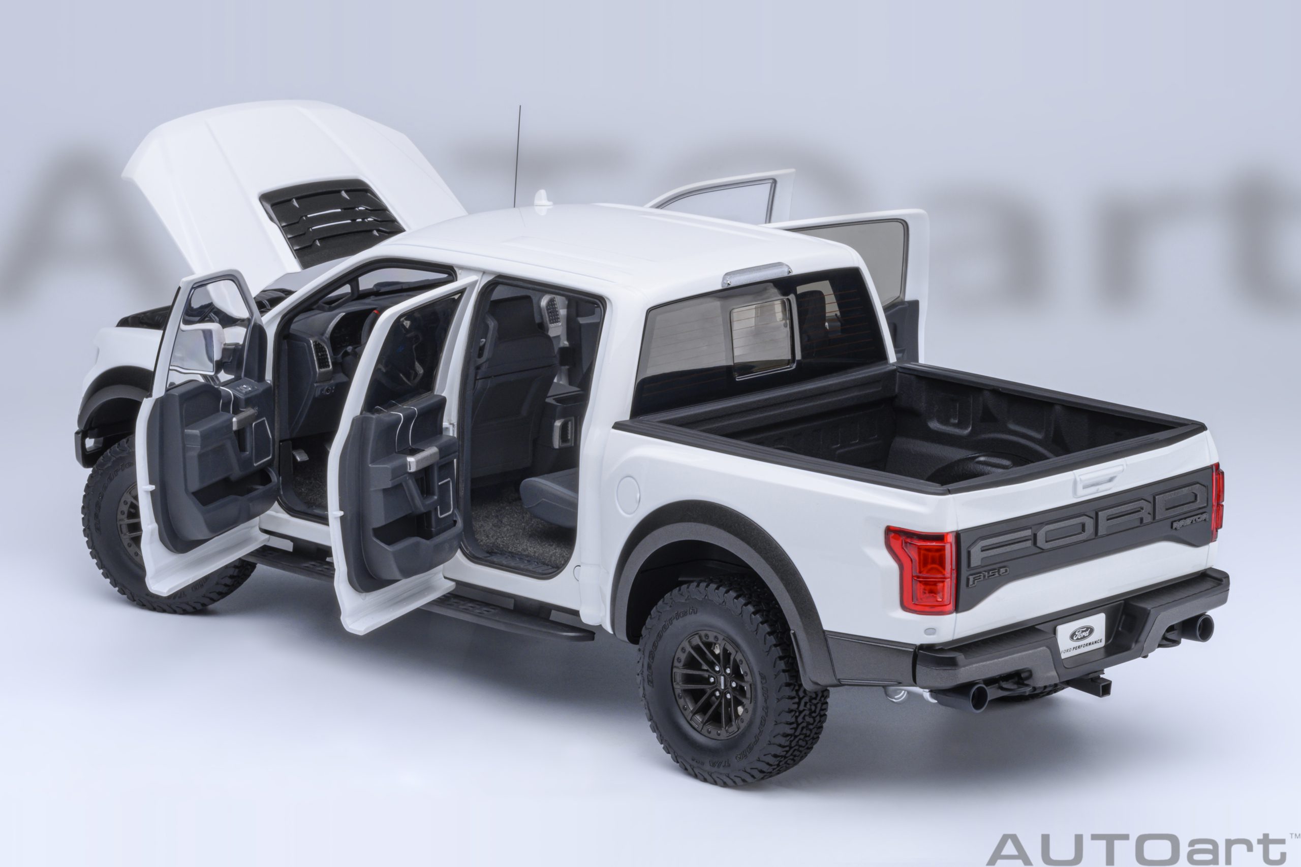 AUTOart 72946 Ford F-150 Raptor Supercrew 2017 weiß